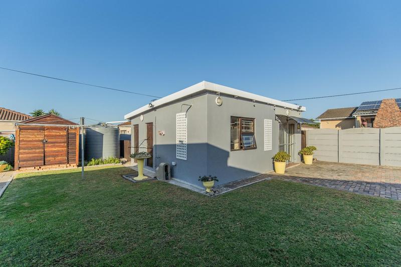 4 Bedroom Property for Sale in Francis Evatt Park Eastern Cape